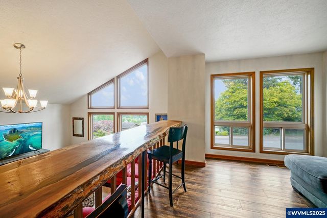 3586 Cherokee Dr S, Salem, OR 97302