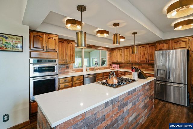 3586 Cherokee Dr S, Salem, OR 97302