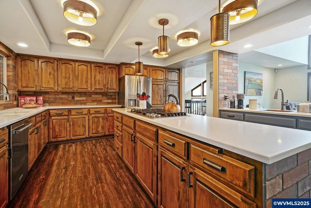 3586 Cherokee Dr S, Salem, OR 97302