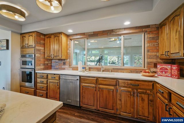 3586 Cherokee Dr S, Salem, OR 97302