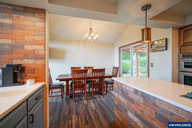 3586 Cherokee Dr S, Salem, OR 97302