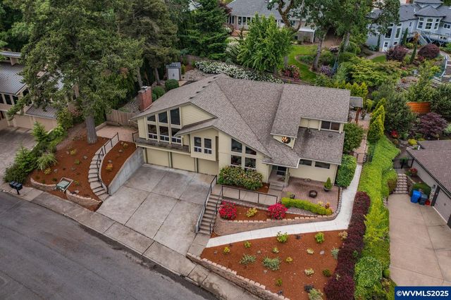 3586 Cherokee Dr S, Salem, OR 97302