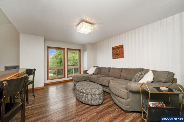 3586 Cherokee Dr S, Salem, OR 97302