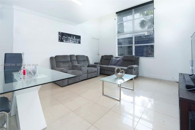 8003 W 6th Ave M, Hialeah, FL 33014