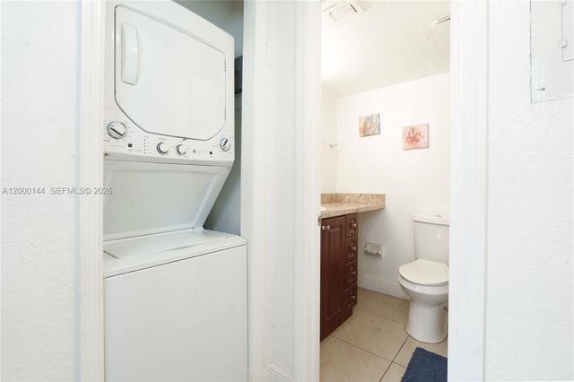 8003 W 6th Ave M, Hialeah, FL 33014