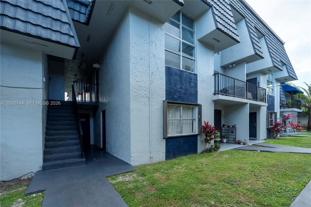 8003 W 6th Ave M, Hialeah, FL 33014