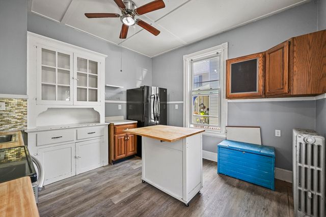 92 W Housatonic St, Pittsfield, MA 01201
