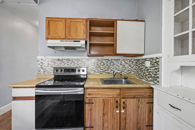 92 W Housatonic St, Pittsfield, MA 01201