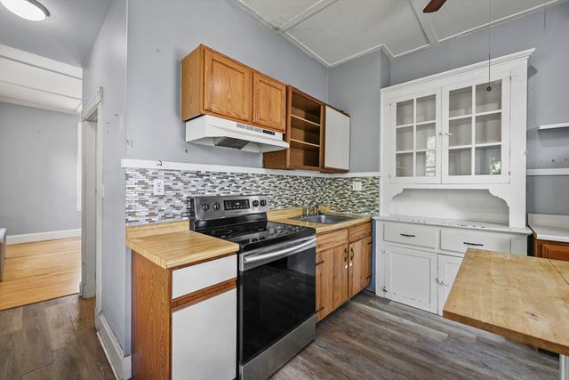 92 W Housatonic St, Pittsfield, MA 01201