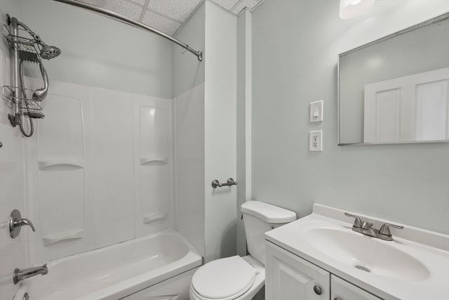 92 W Housatonic St, Pittsfield, MA 01201
