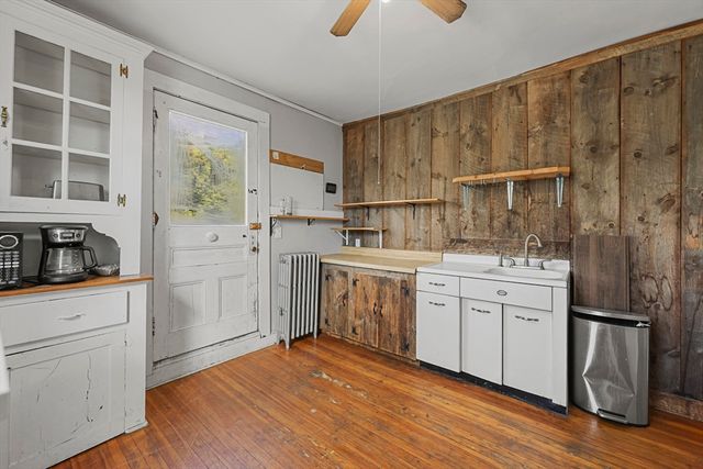 92 W Housatonic St, Pittsfield, MA 01201