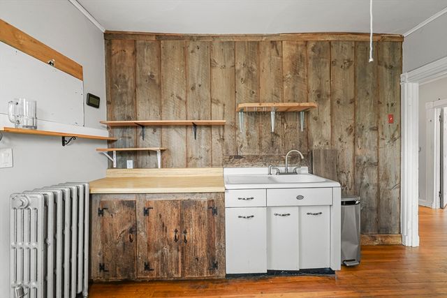 92 W Housatonic St, Pittsfield, MA 01201