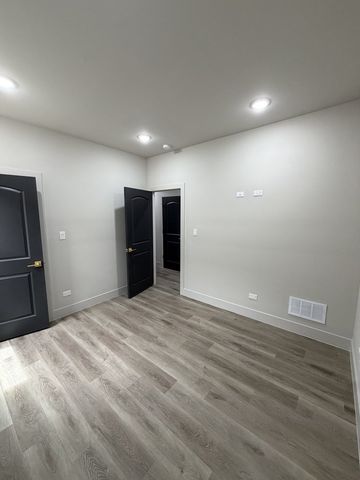 6603 S Langley Avenue 2, Chicago, IL 60637