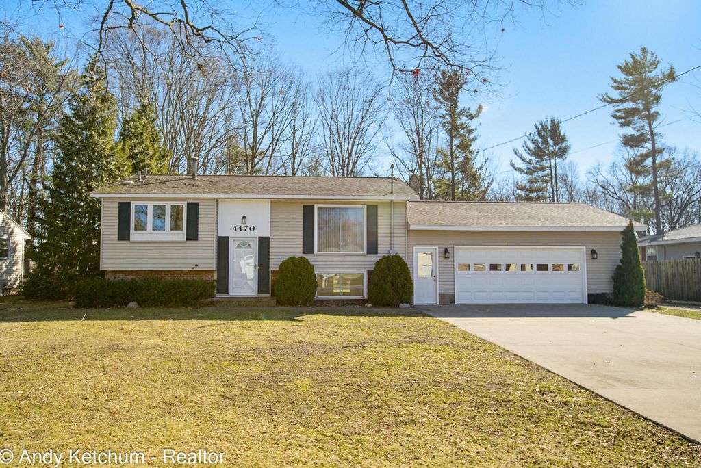 4470 Poulin Street, Norton Shores, MI 49441