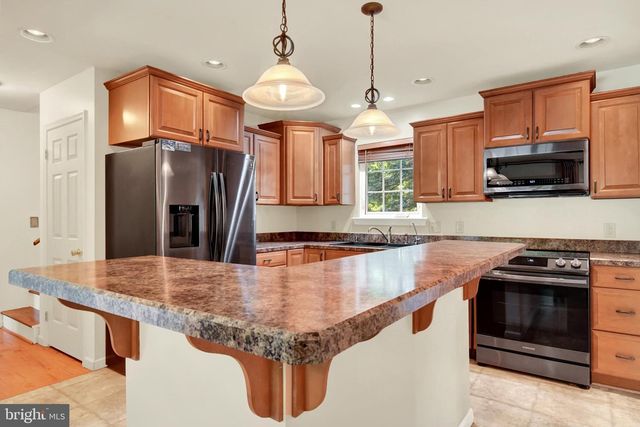 2009 DEER PATH RD, Harrisburg, PA 17110