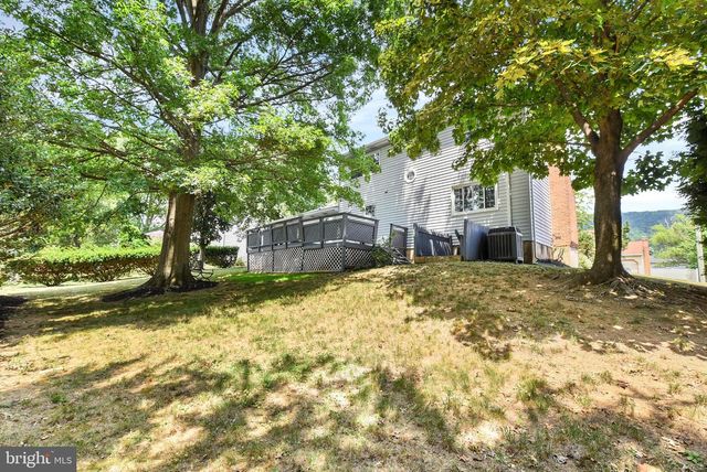 2009 DEER PATH RD, Harrisburg, PA 17110