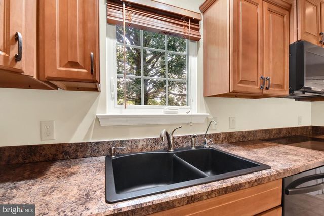 2009 DEER PATH RD, Harrisburg, PA 17110