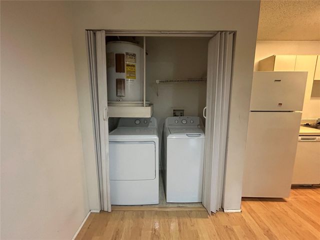 380 LAKEPOINTE DRIVE 202, Altamonte Springs, FL 32701