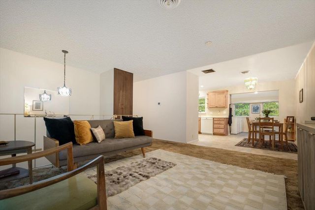 18706 Easy St, Penn Valley, CA 95946