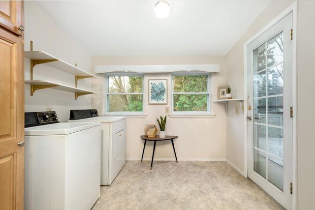 18706 Easy St, Penn Valley, CA 95946