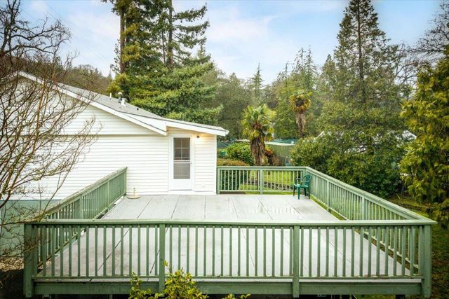 18706 Easy St, Penn Valley, CA 95946