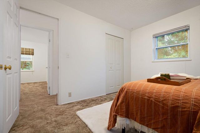 18706 Easy St, Penn Valley, CA 95946