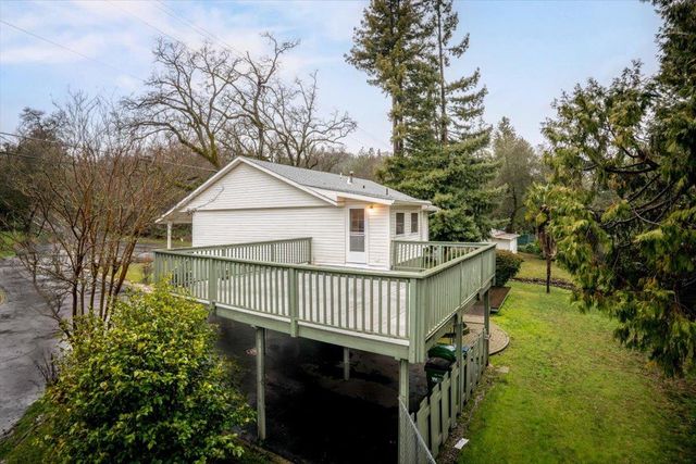 18706 Easy St, Penn Valley, CA 95946