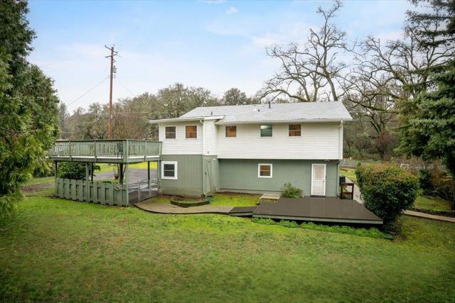 18706 Easy St, Penn Valley, CA 95946