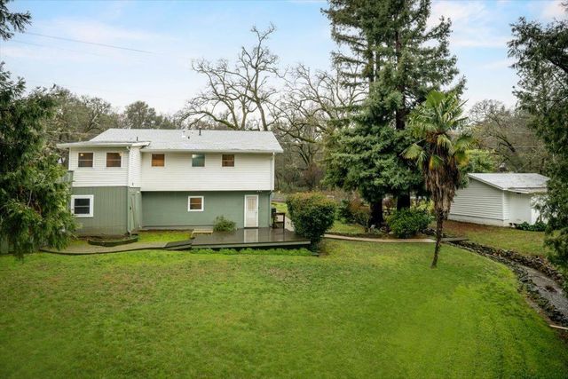 18706 Easy St, Penn Valley, CA 95946