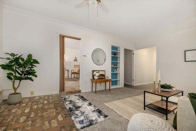 18706 Easy St, Penn Valley, CA 95946