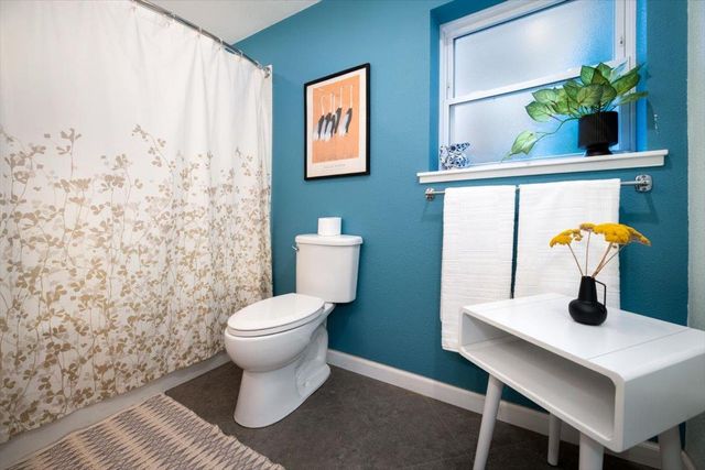 18706 Easy St, Penn Valley, CA 95946