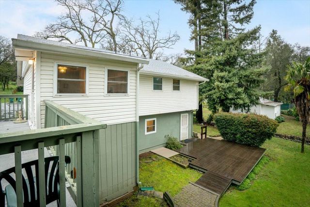 18706 Easy St, Penn Valley, CA 95946