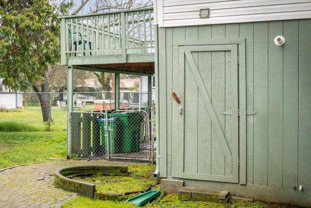 18706 Easy St, Penn Valley, CA 95946