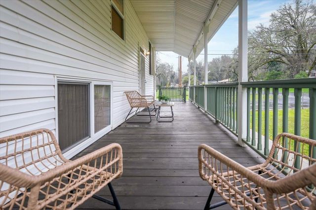 18706 Easy St, Penn Valley, CA 95946