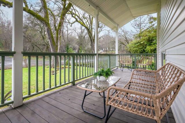 18706 Easy St, Penn Valley, CA 95946