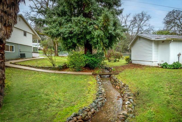 18706 Easy St, Penn Valley, CA 95946