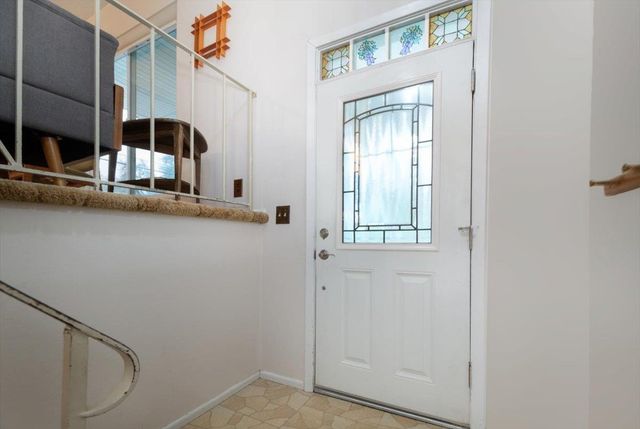 18706 Easy St, Penn Valley, CA 95946