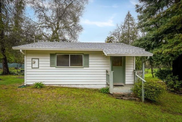 18706 Easy St, Penn Valley, CA 95946