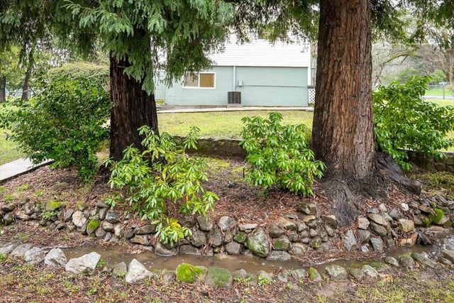 18706 Easy St, Penn Valley, CA 95946