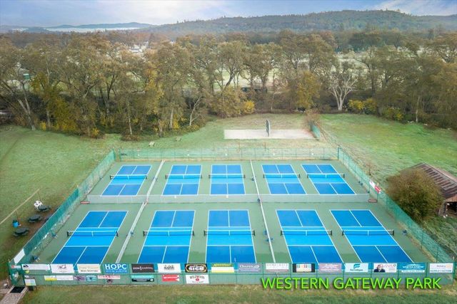 18706 Easy St, Penn Valley, CA 95946