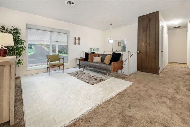 18706 Easy St, Penn Valley, CA 95946