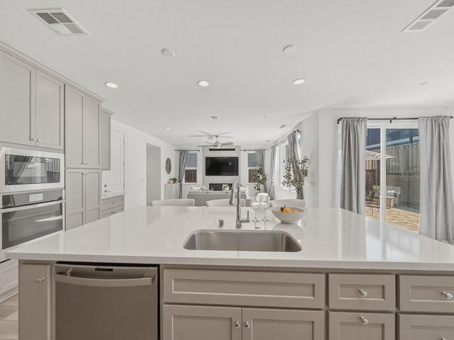 282 Wharf Terrace, Marina, CA 93933