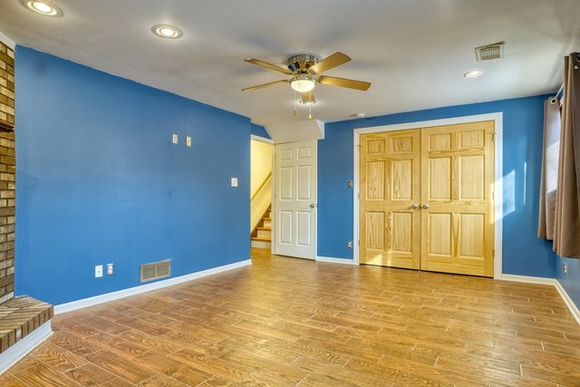 748 Wellington Drive, Dyer, IN 46311