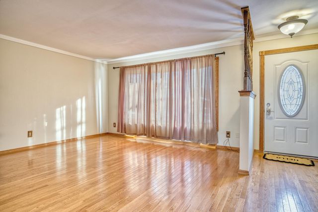 748 Wellington Drive, Dyer, IN 46311