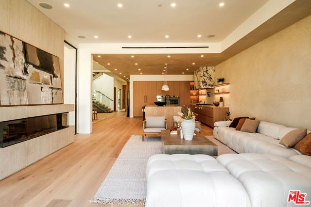 2214 Glyndon Avenue, Venice, CA 90291