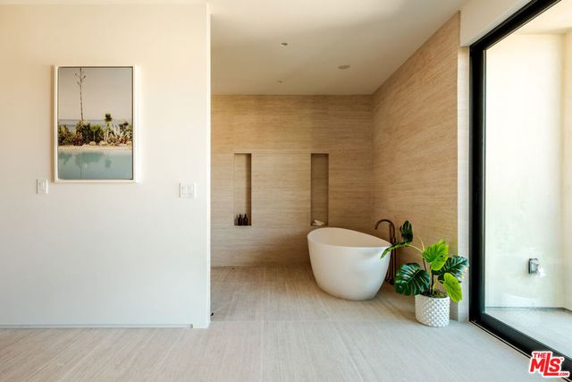 2214 Glyndon Avenue, Venice, CA 90291
