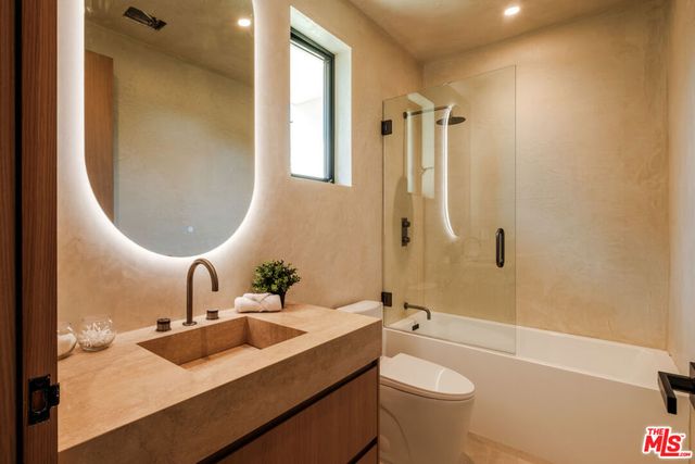 2214 Glyndon Avenue, Venice, CA 90291