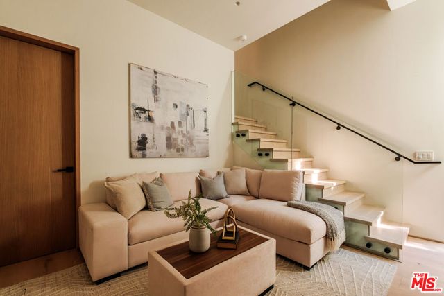 2214 Glyndon Avenue, Venice, CA 90291