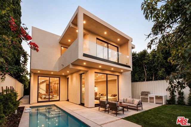 2214 Glyndon Avenue, Venice, CA 90291