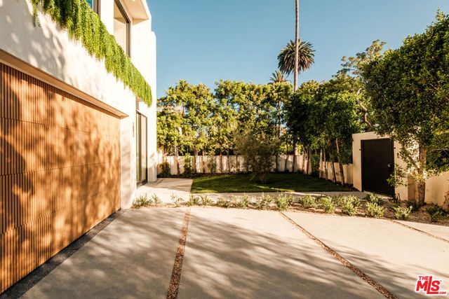 2214 Glyndon Avenue, Venice, CA 90291